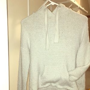 knitted cropped hoodie with pockets